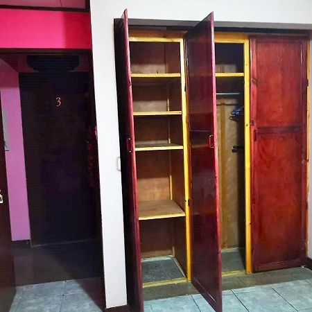 Airport Traveler'S Home Alajuela Kültér fotó