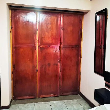 Airport Traveler'S Home Alajuela Kültér fotó