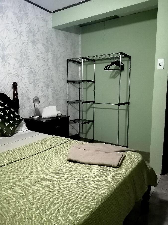 Airport Traveler'S Home Alajuela Kültér fotó