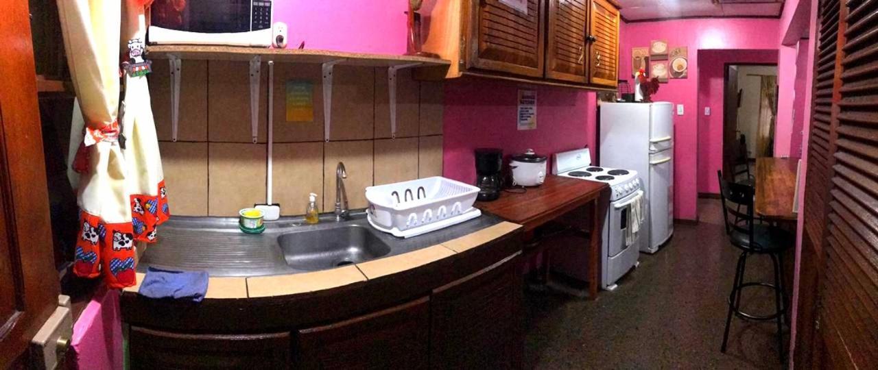 Airport Traveler'S Home Alajuela Kültér fotó