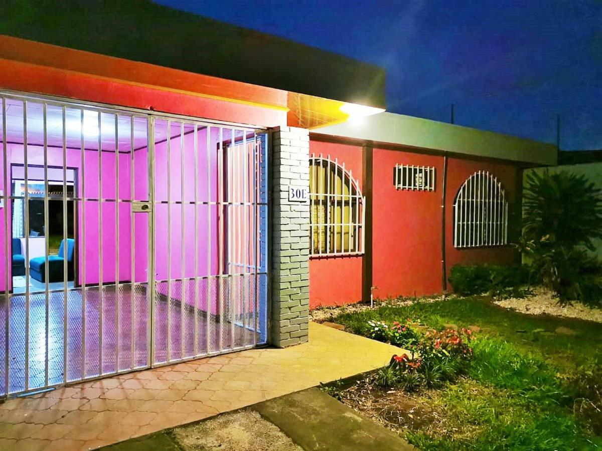 Airport Traveler'S Home Alajuela Kültér fotó