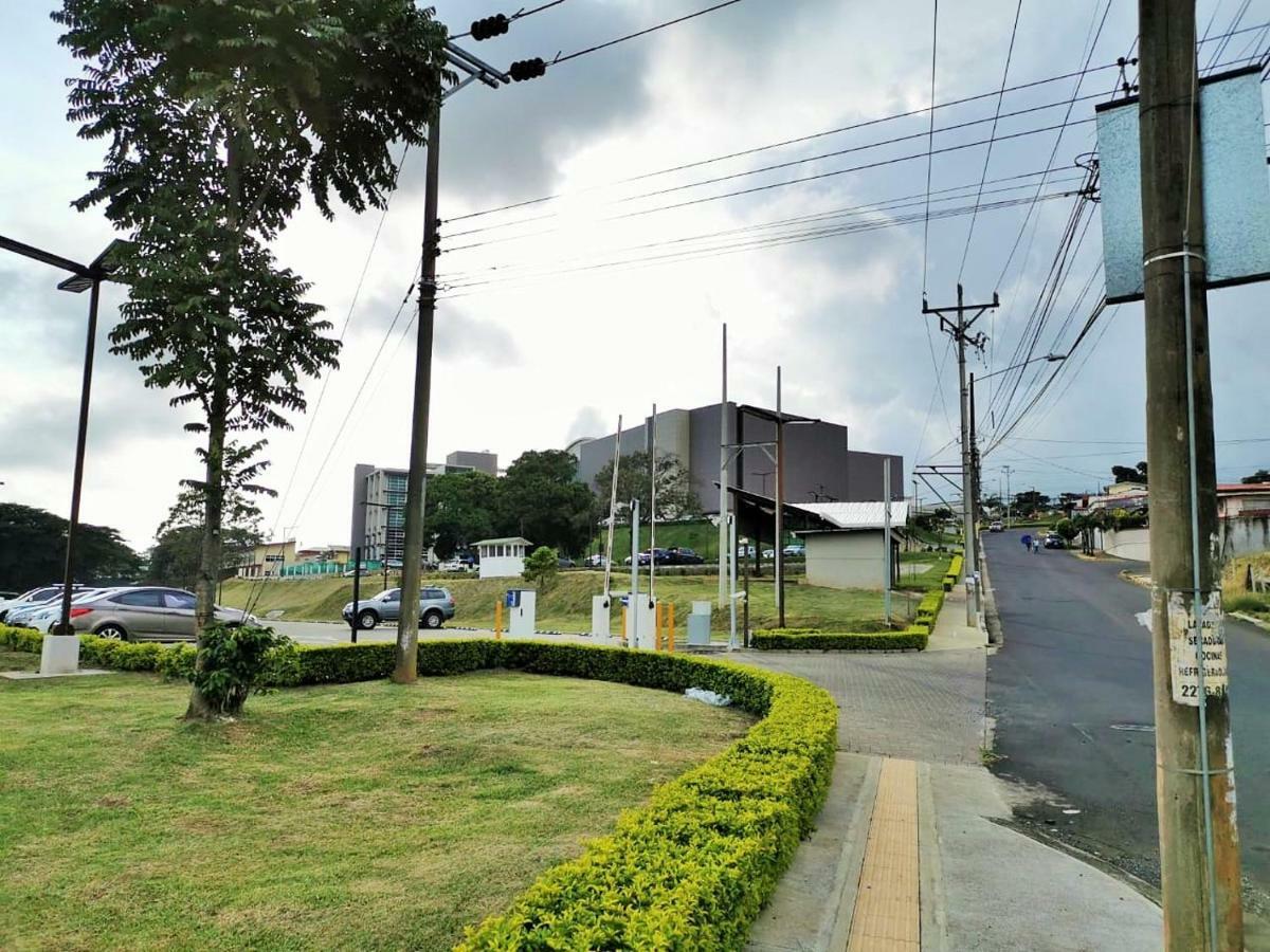 Airport Traveler'S Home Alajuela Kültér fotó